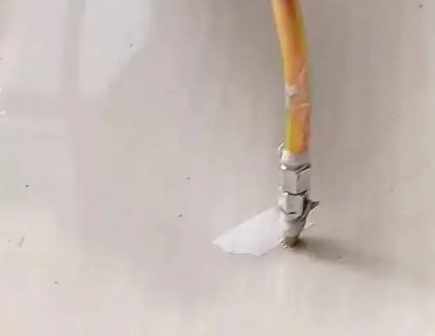 洱源瓷砖空鼓维修公司专业解答在瓷砖铺贴过程中，如果使用的砂料过粗（如全部使用了粗砂），可能会导致以下问题